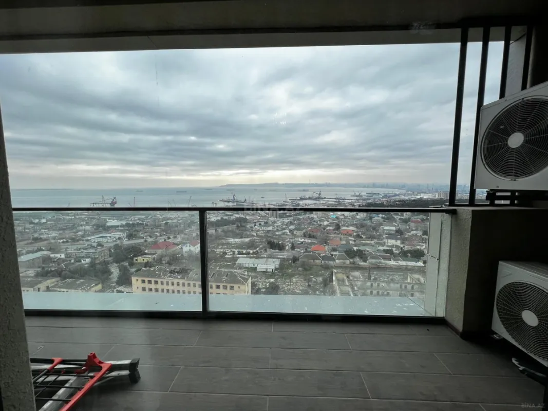 Satılır 3 otaqlı mənzil 146 m²