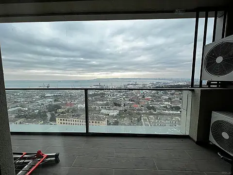 Satılır 3 otaqlı mənzil 146 m²