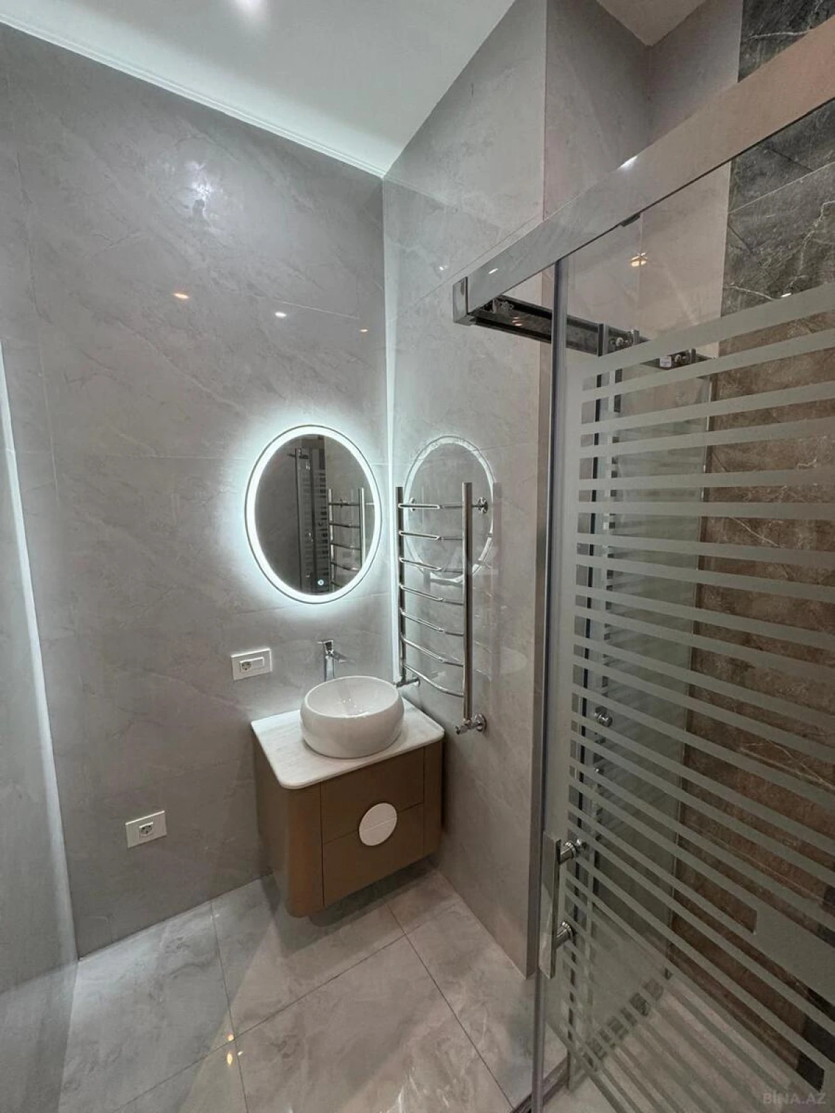 Satılır 2 otaqlı mənzil 52 m²