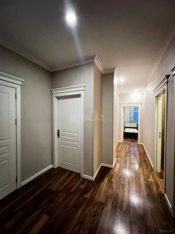 Satılır 4 otaqlı mənzil 105 m²