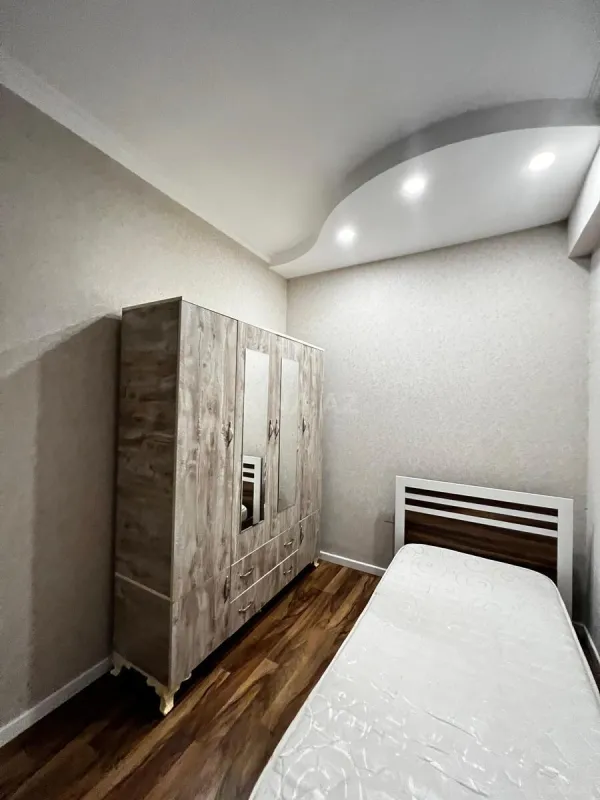 Satılır 4 otaqlı mənzil 105 m²