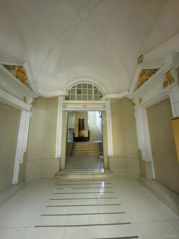 Satılır 4 otaqlı mənzil 170 m²