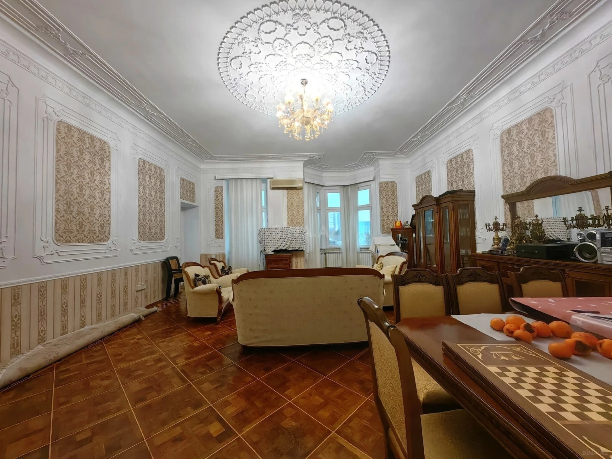 Satılır 4 otaqlı mənzil 170 m²