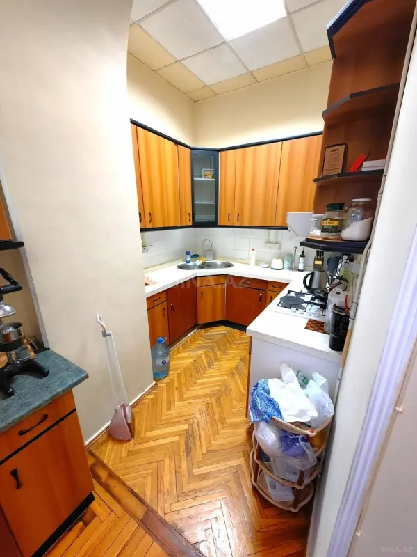 Satılır 4 otaqlı mənzil 170 m²