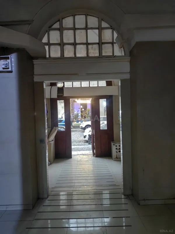 Satılır 4 otaqlı mənzil 170 m²