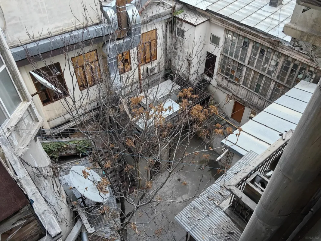 Satılır 4 otaqlı mənzil 170 m²