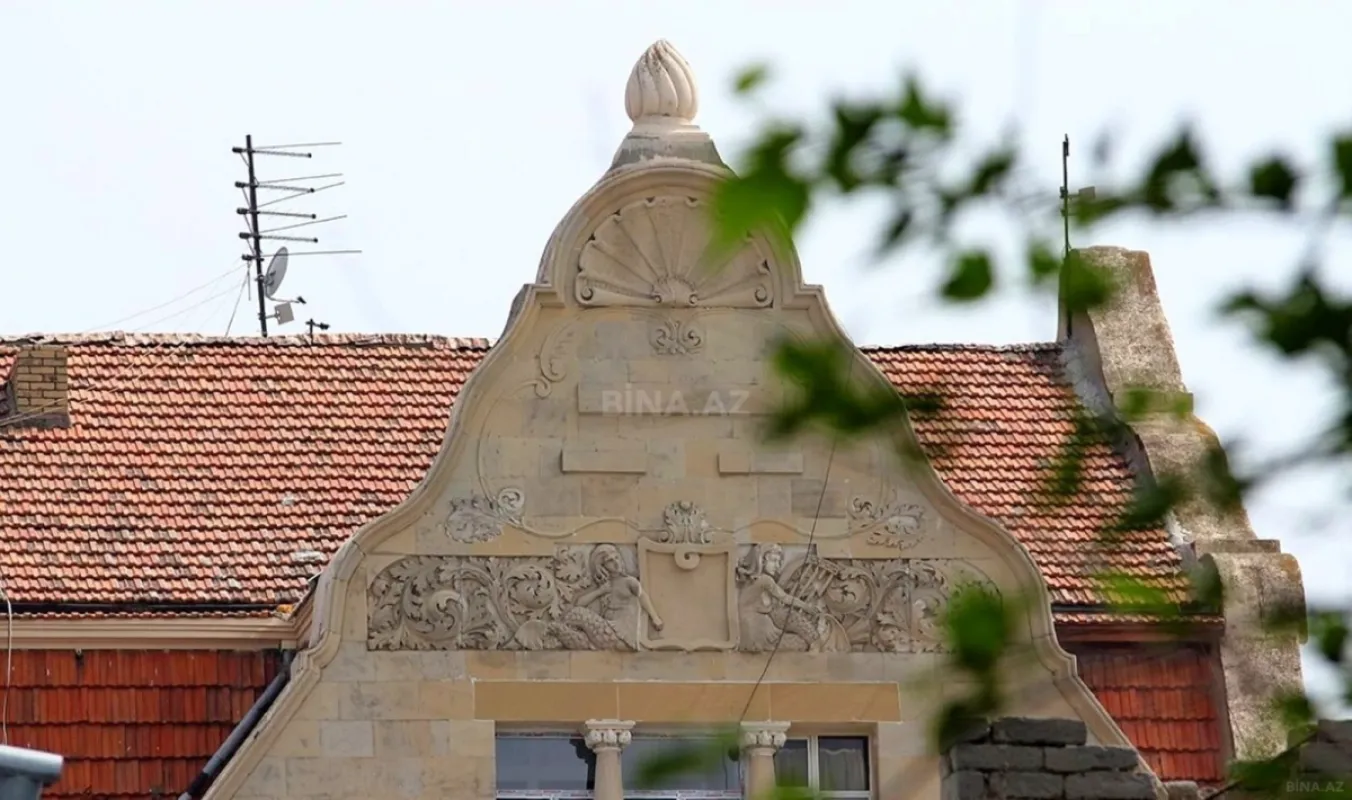 Satılır 4 otaqlı mənzil 170 m²