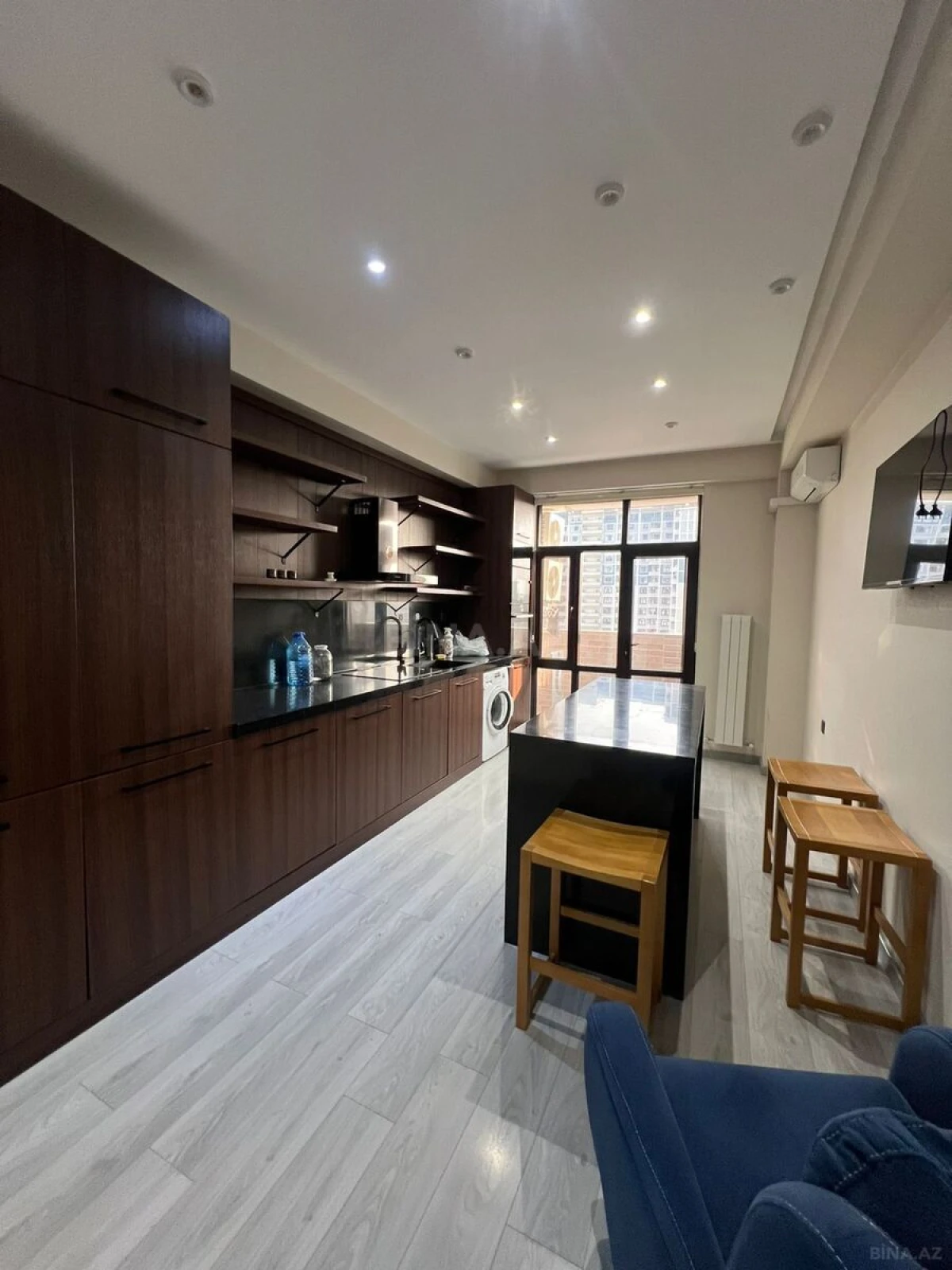 Kirayə verilir 2 otaqlı mənzil 100 m²