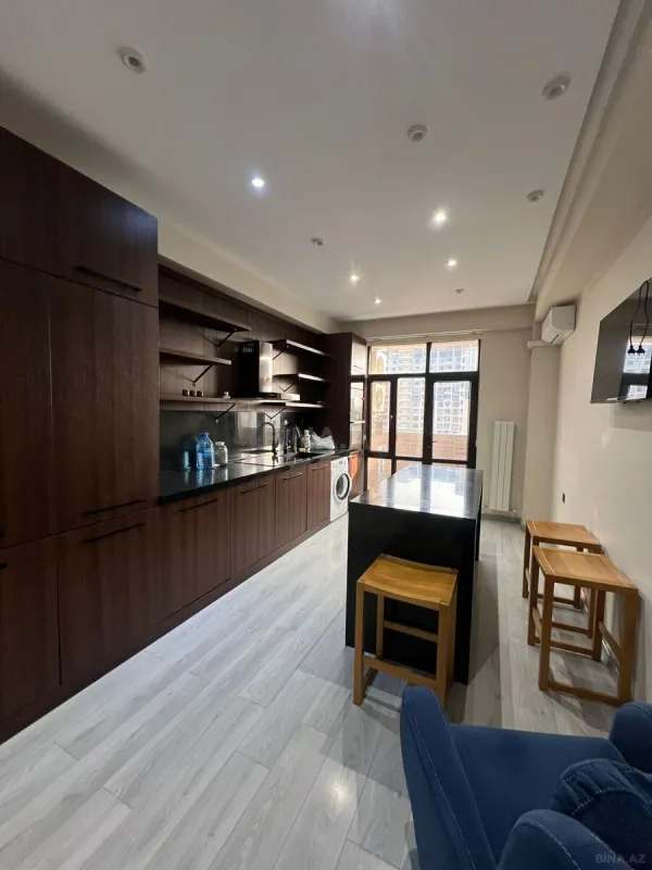 Kirayə verilir 2 otaqlı mənzil 100 m²