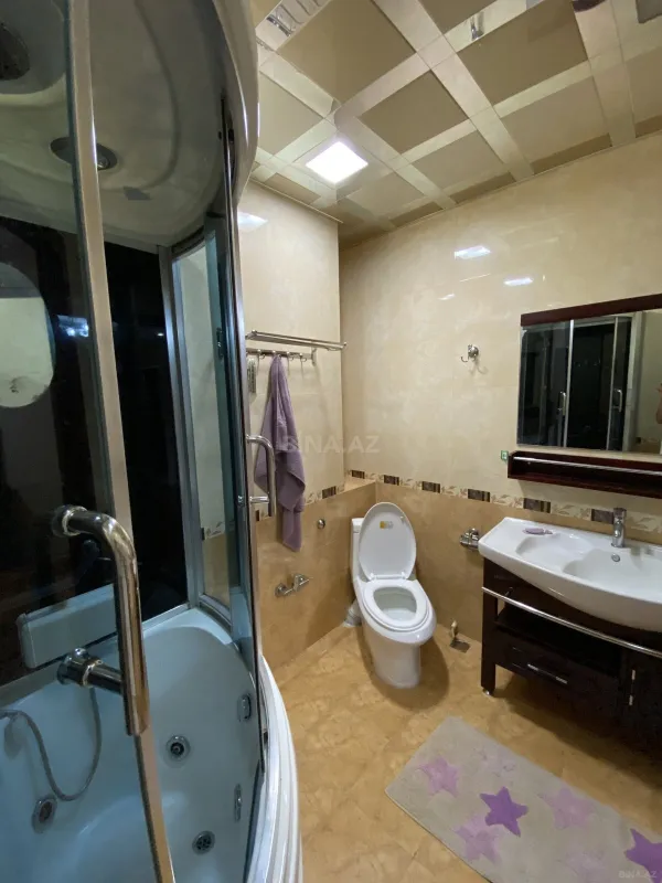 Kirayə verilir 4 otaqlı mənzil 204 m²