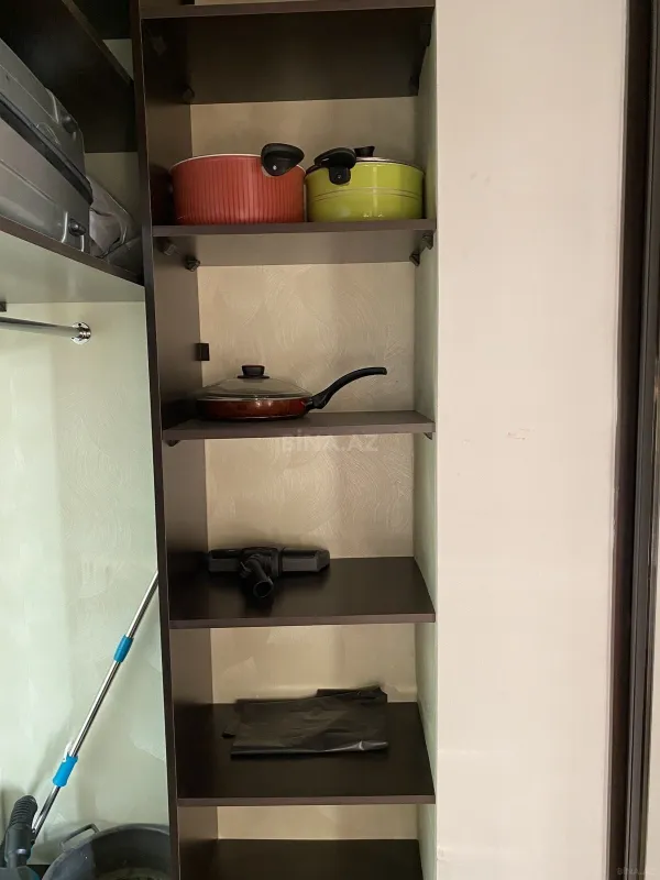 Kirayə verilir 4 otaqlı mənzil 204 m²