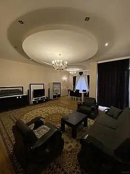 Kirayə verilir 4 otaqlı mənzil 204 m²