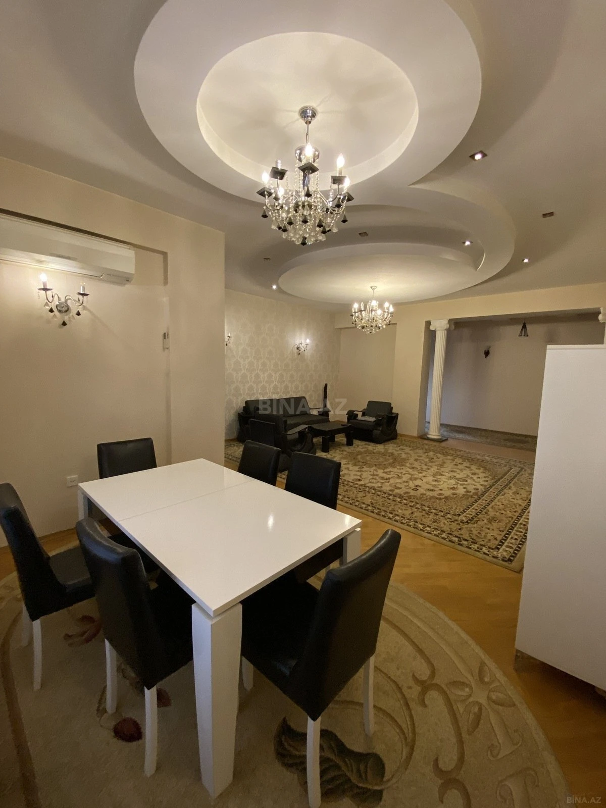 Kirayə verilir 4 otaqlı mənzil 204 m²
