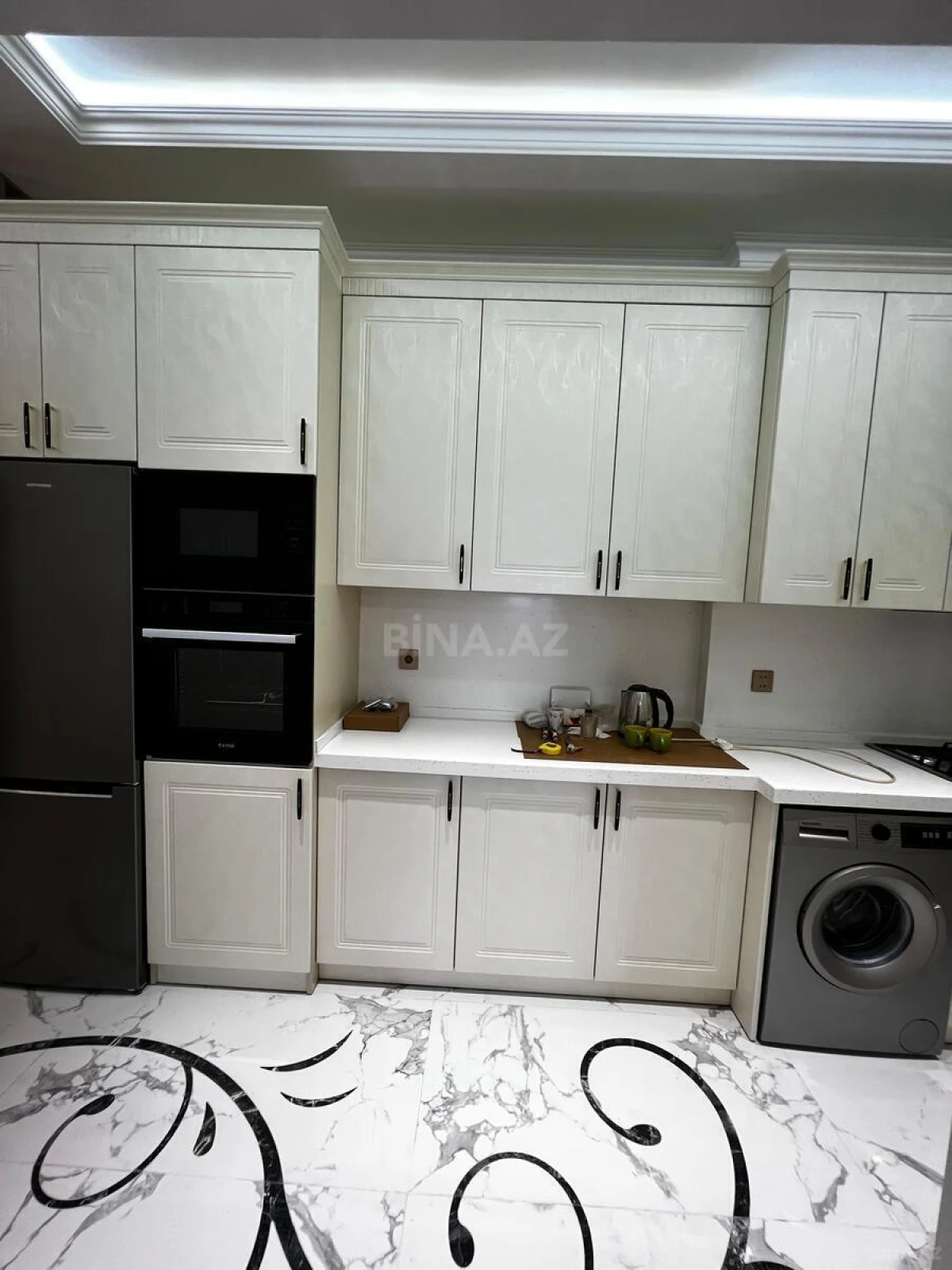Satılır 3 otaqlı mənzil 98 m²