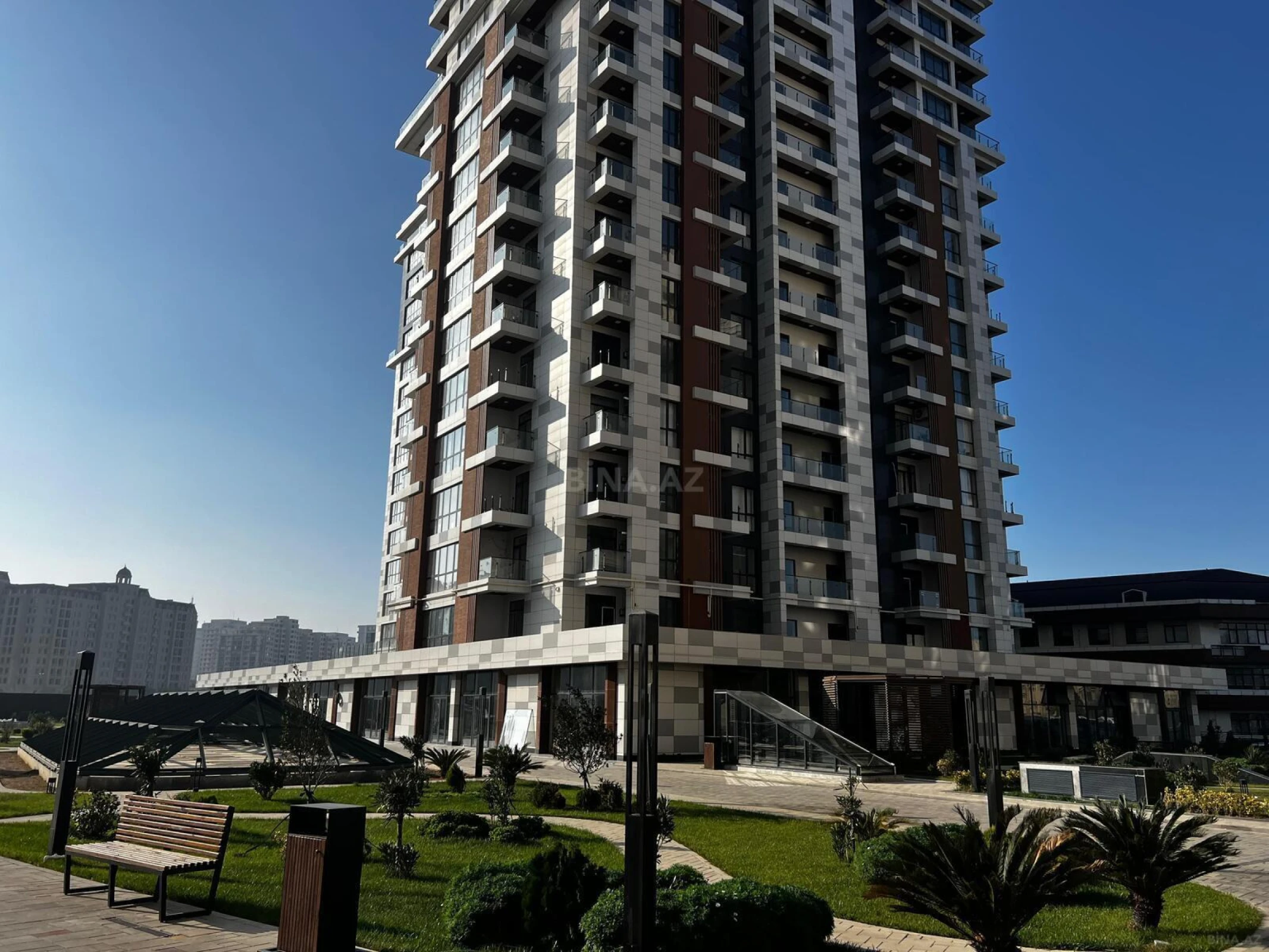 Satılır 3 otaqlı mənzil 98 m²