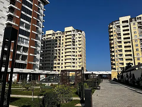 Satılır 3 otaqlı mənzil 98 m²