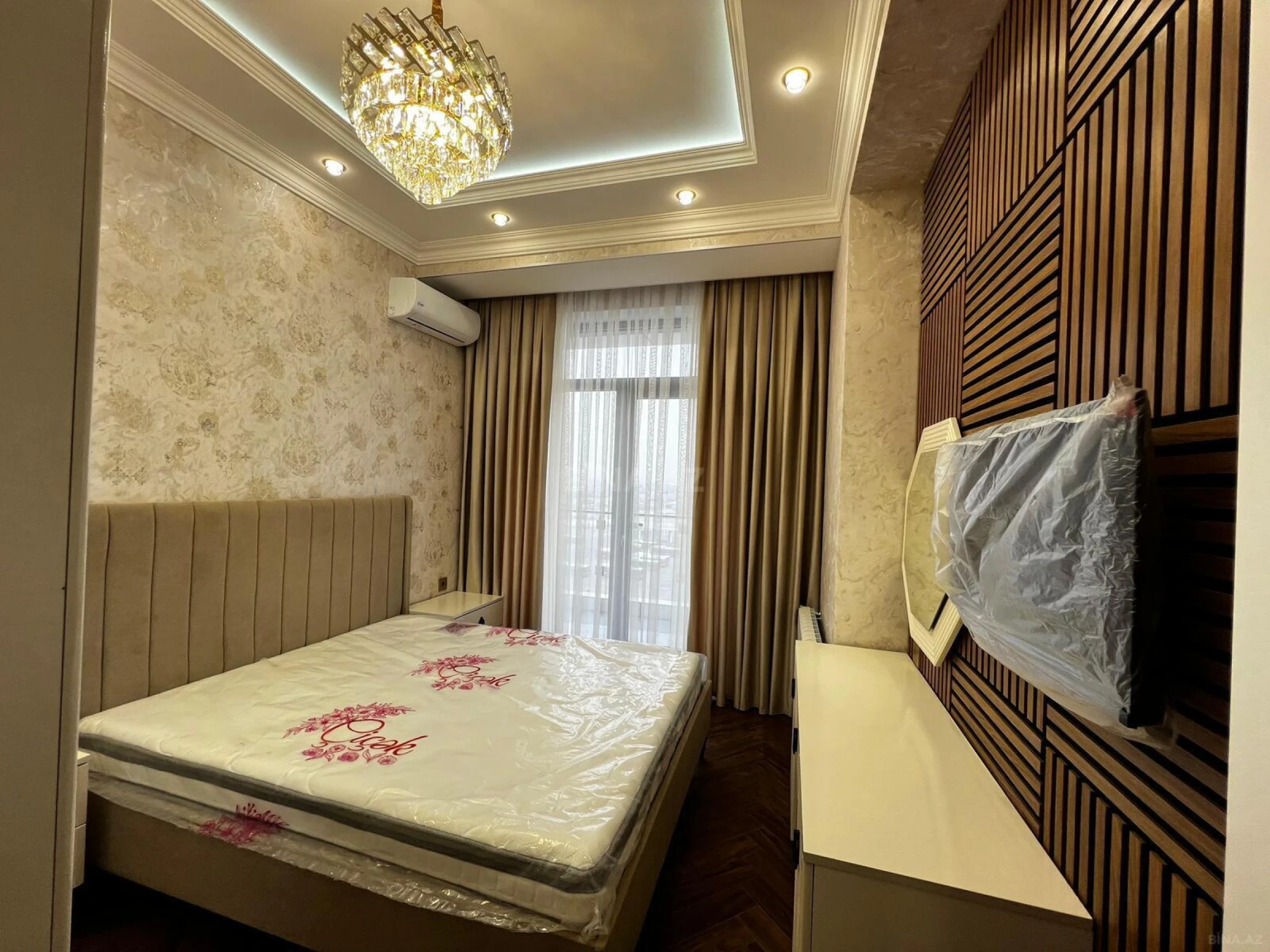 Satılır 3 otaqlı mənzil 98 m²