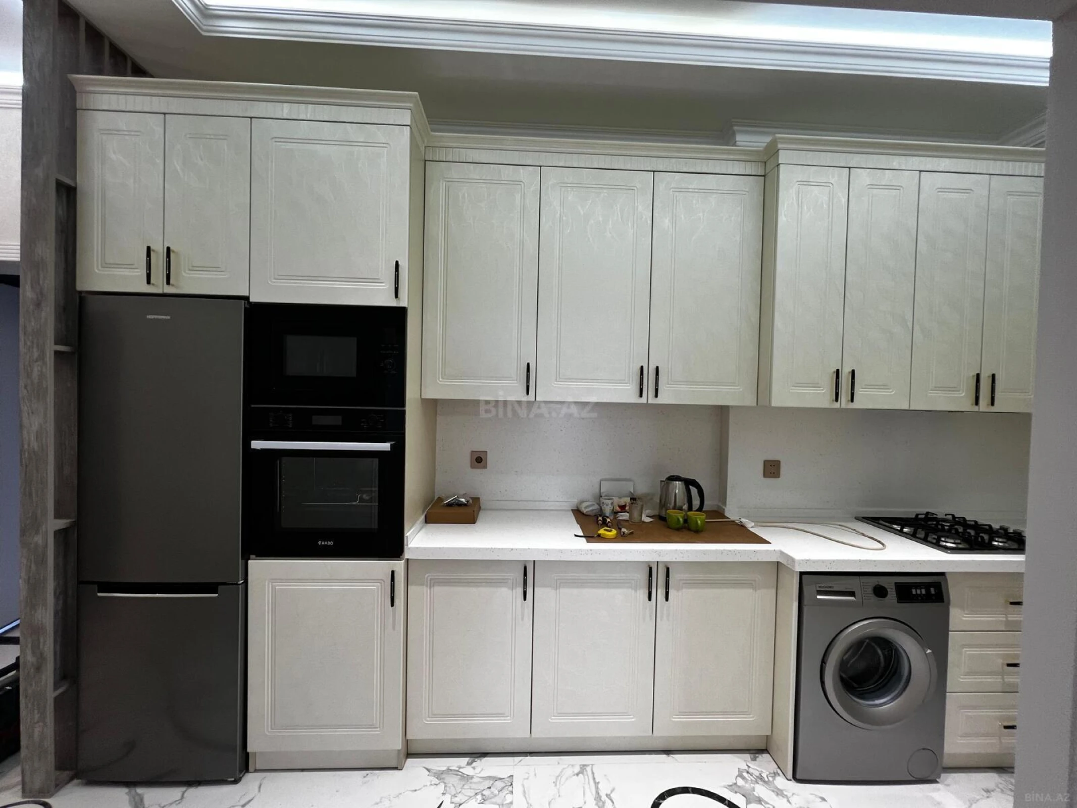 Satılır 3 otaqlı mənzil 98 m²