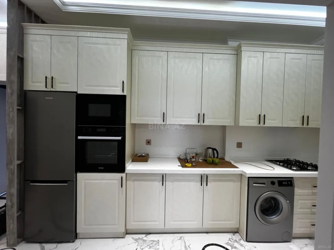 Satılır 3 otaqlı mənzil 98 m²