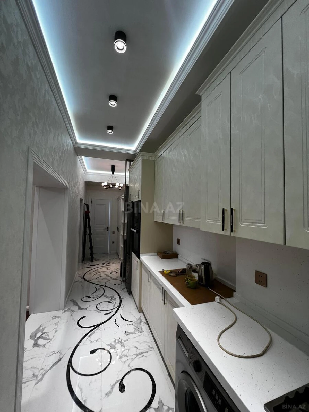 Satılır 3 otaqlı mənzil 98 m²