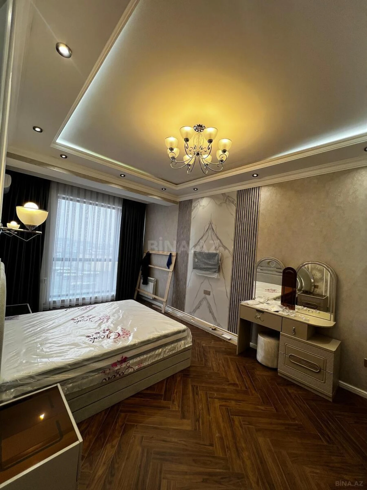 Satılır 3 otaqlı mənzil 98 m²