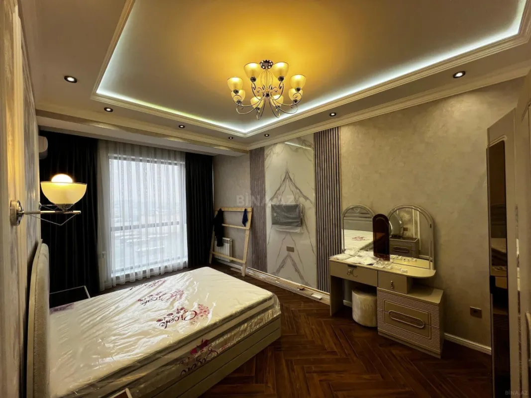 Satılır 3 otaqlı mənzil 98 m²