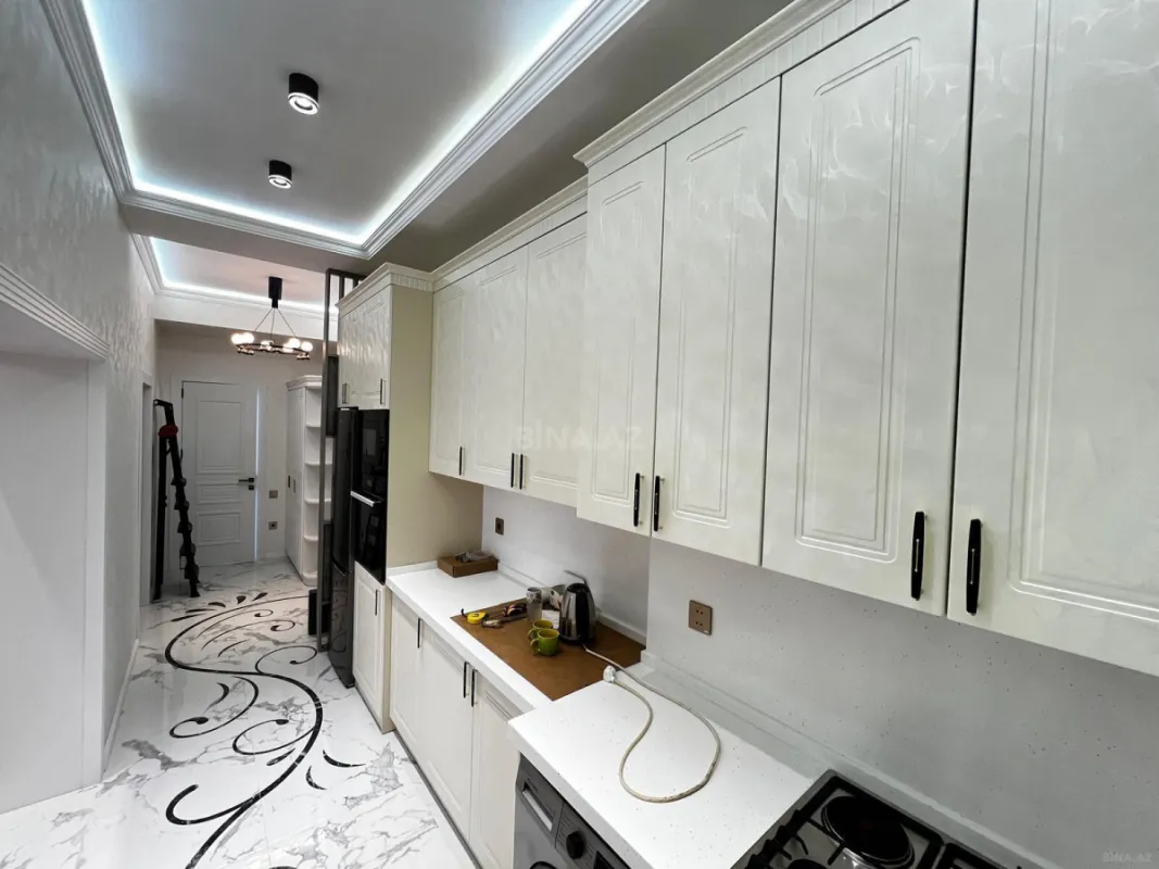 Satılır 3 otaqlı mənzil 98 m²