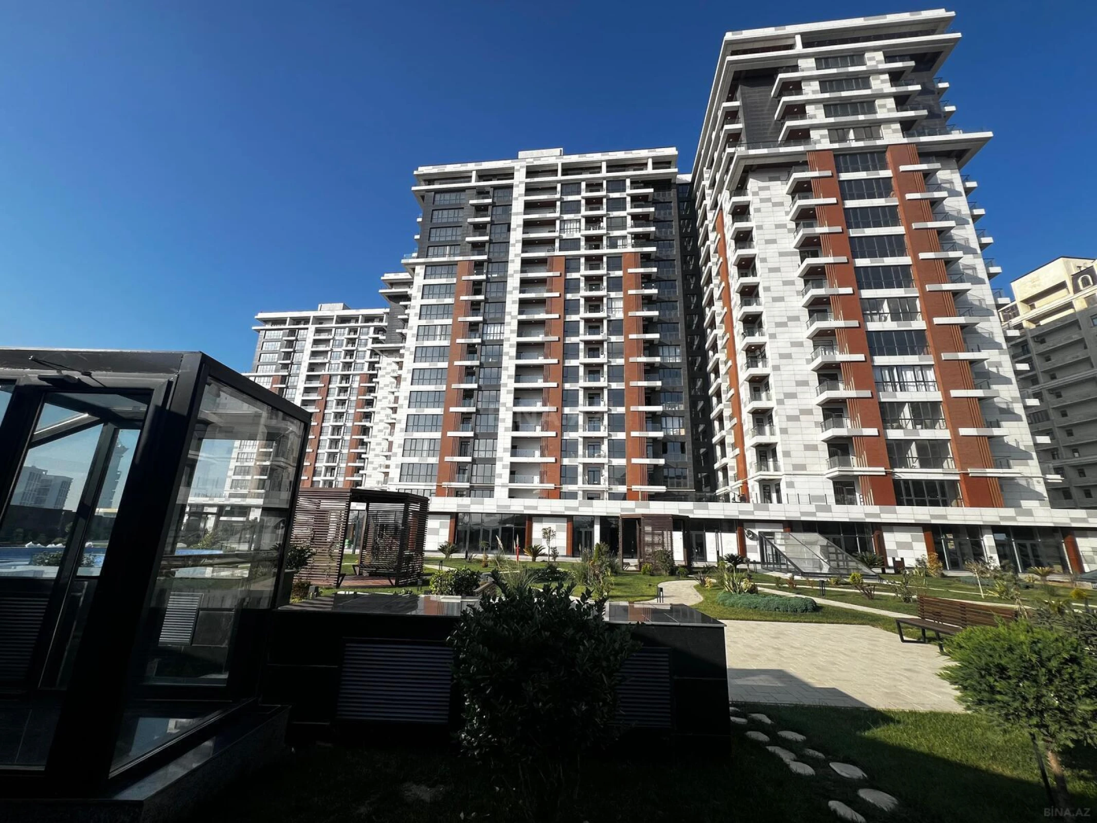 Satılır 3 otaqlı mənzil 99 m²