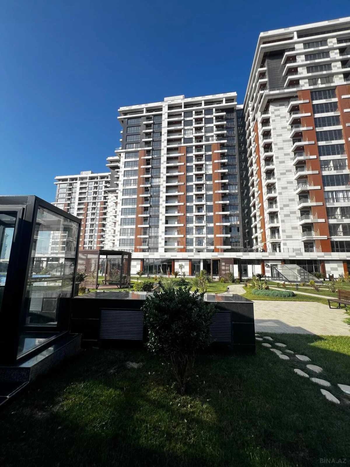 Satılır 3 otaqlı mənzil 99 m²