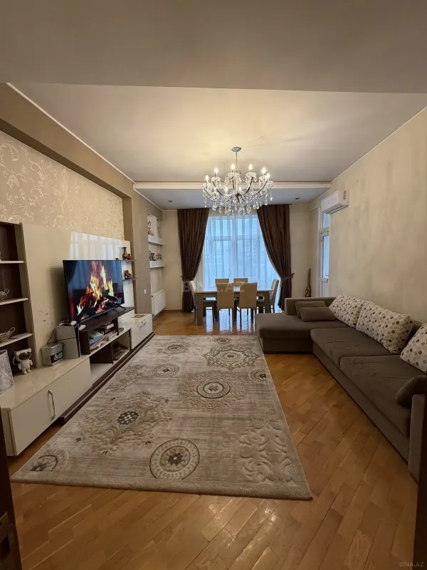 Satılır 2 otaqlı mənzil 88 m²