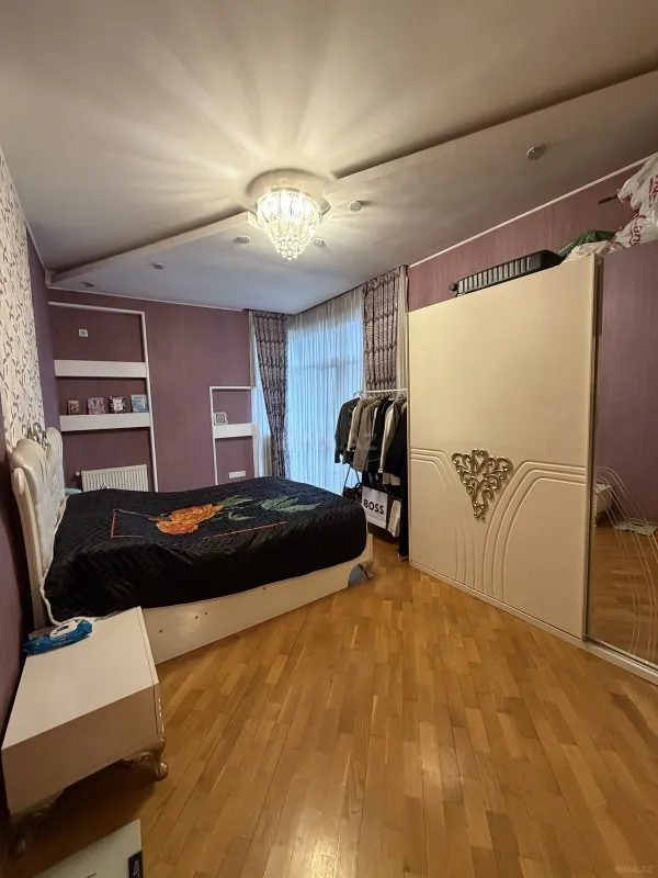 Satılır 2 otaqlı mənzil 88 m²