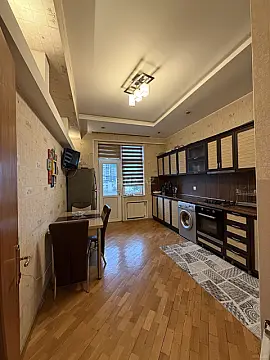 Satılır 2 otaqlı mənzil 88 m²