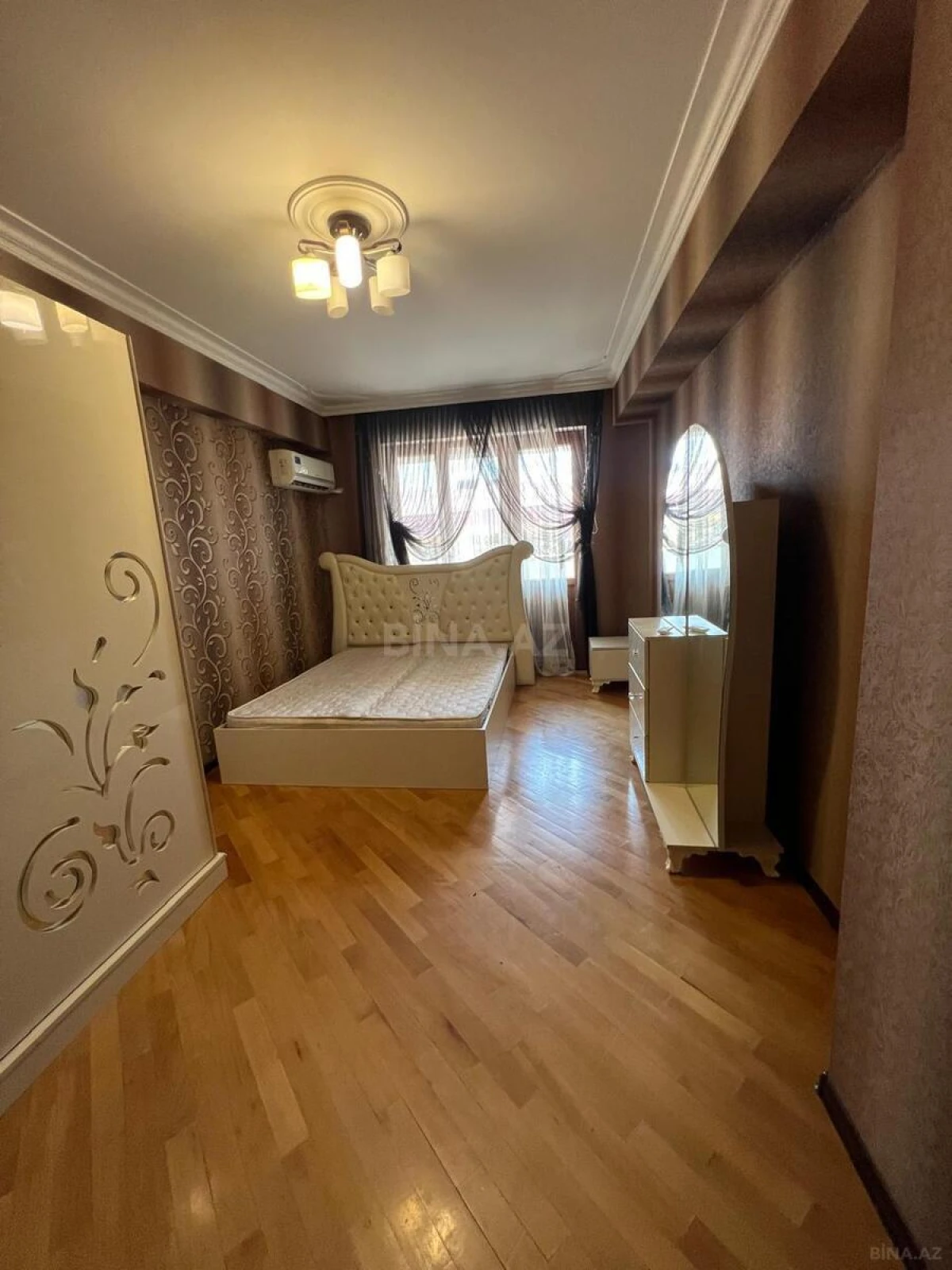 Satılır 3 otaqlı mənzil 107 m²