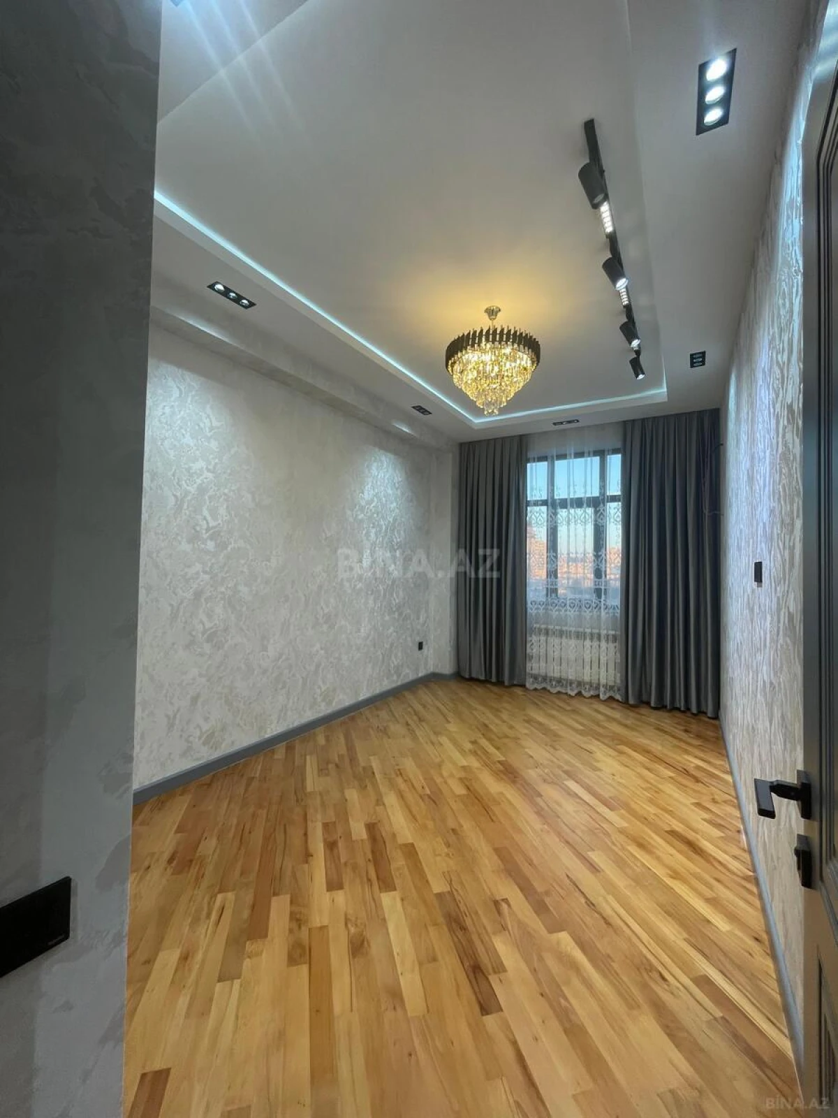 Satılır 2 otaqlı mənzil 65 m²