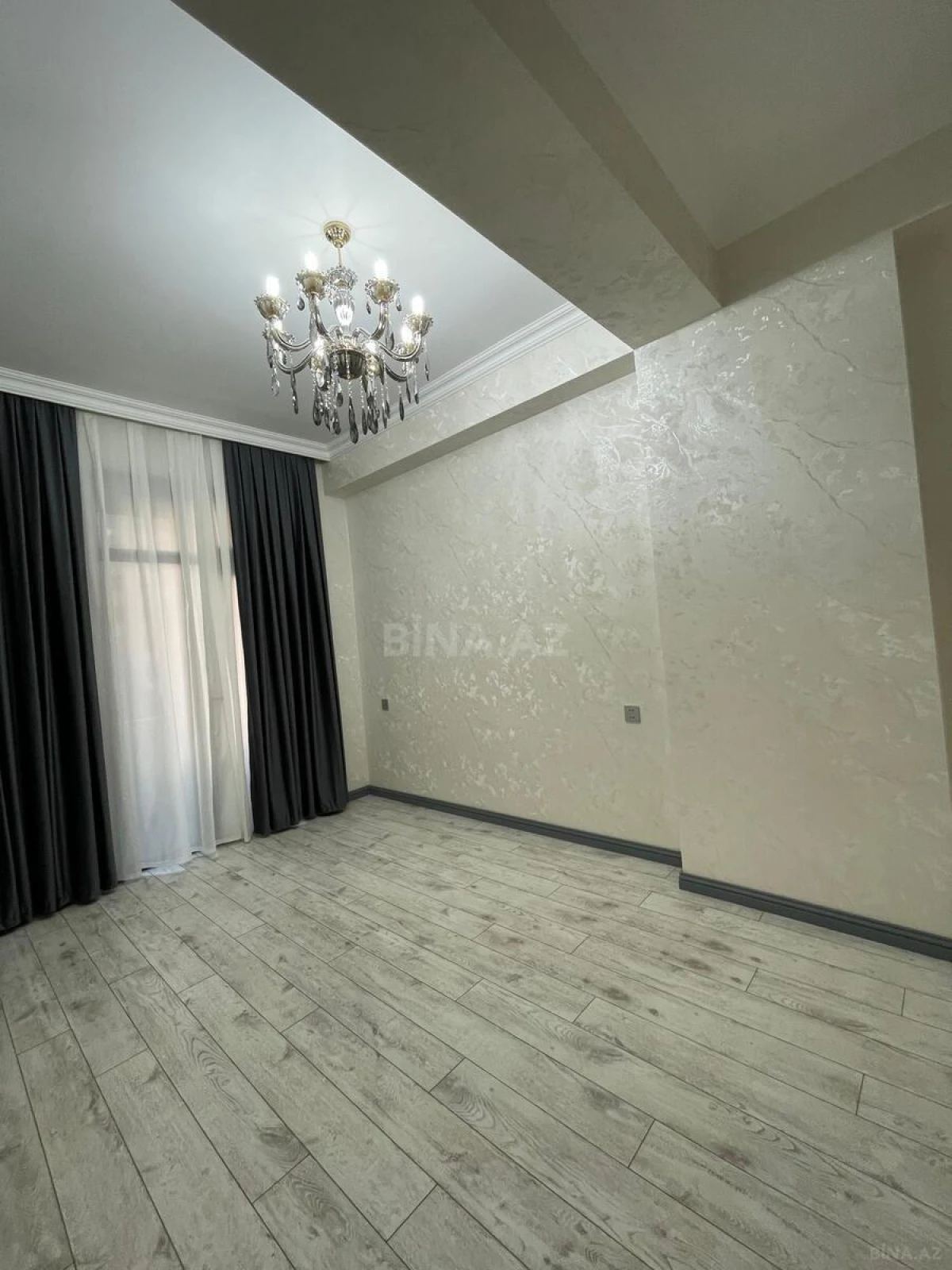 Satılır 2 otaqlı mənzil 65 m²