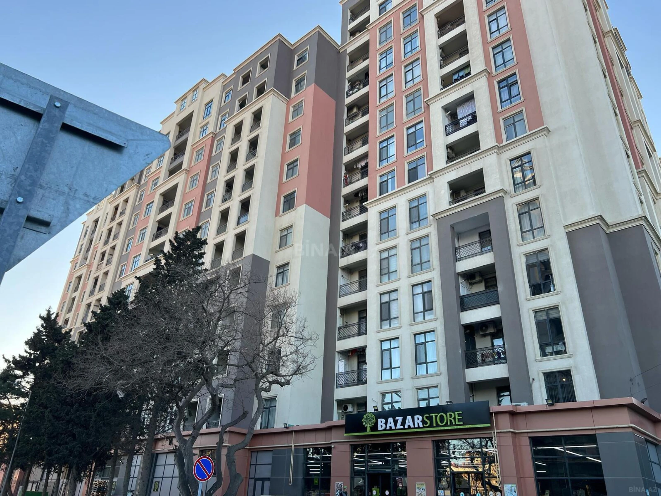 Satılır obyekt 275 m²