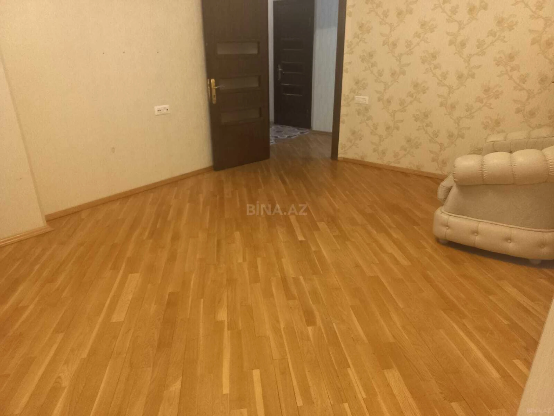 Satılır 3 otaqlı mənzil 105 m²