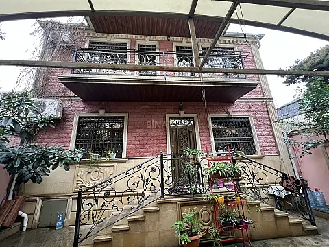 Satılır 5 otaqlı həyət evi 220 m² — Bakı 5 otaq 220.00 m²