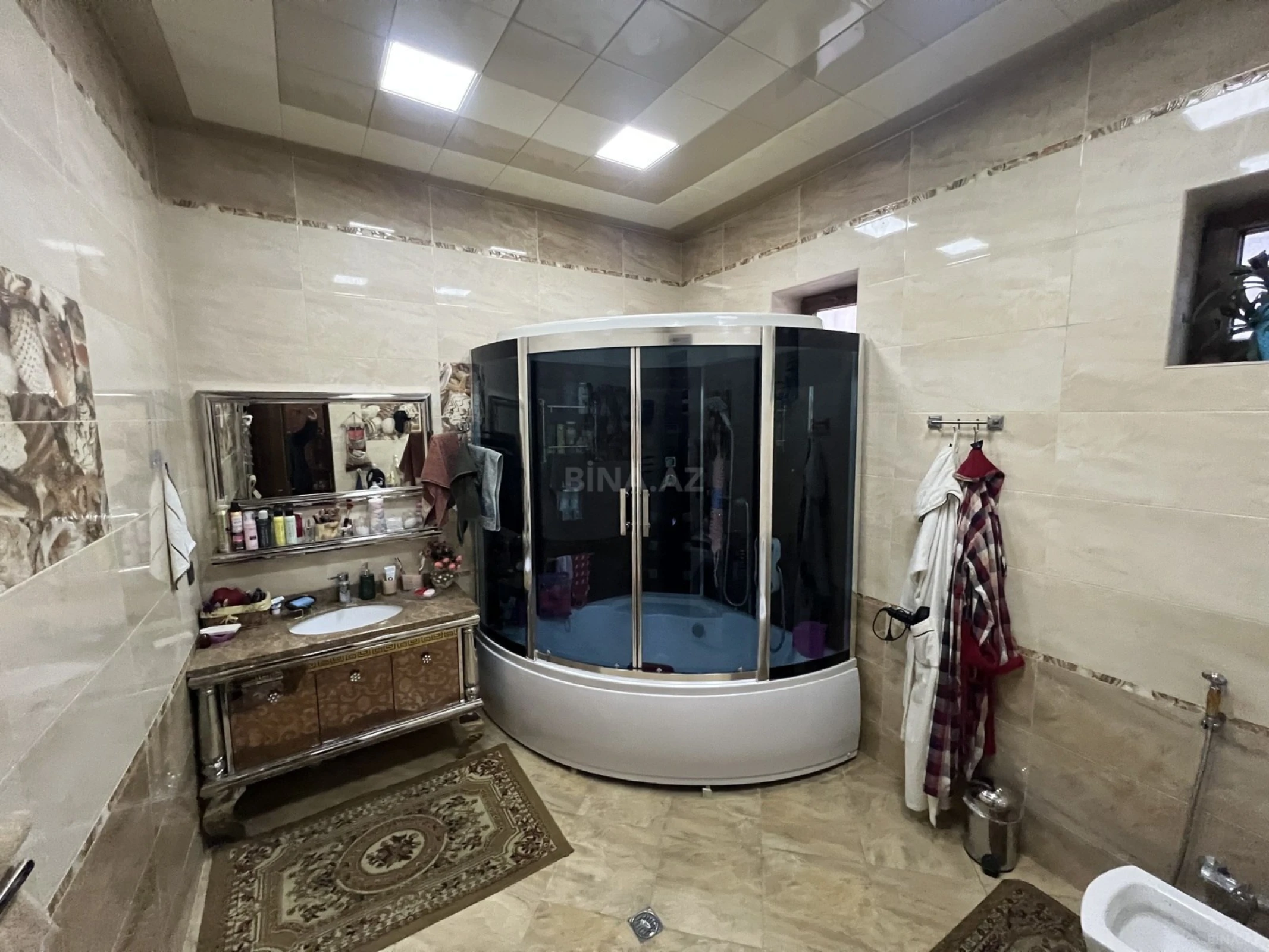 Satılır 5 otaqlı həyət evi 220 m²