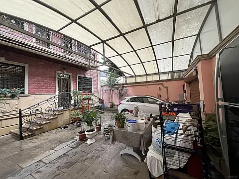 Satılır 5 otaqlı həyət evi 220 m²