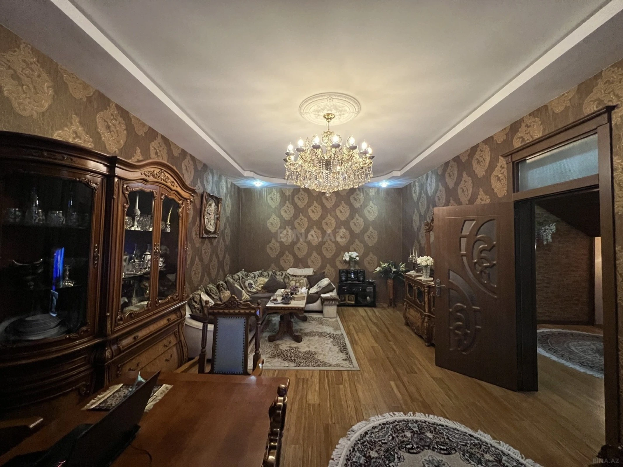 Satılır 5 otaqlı həyət evi 220 m²