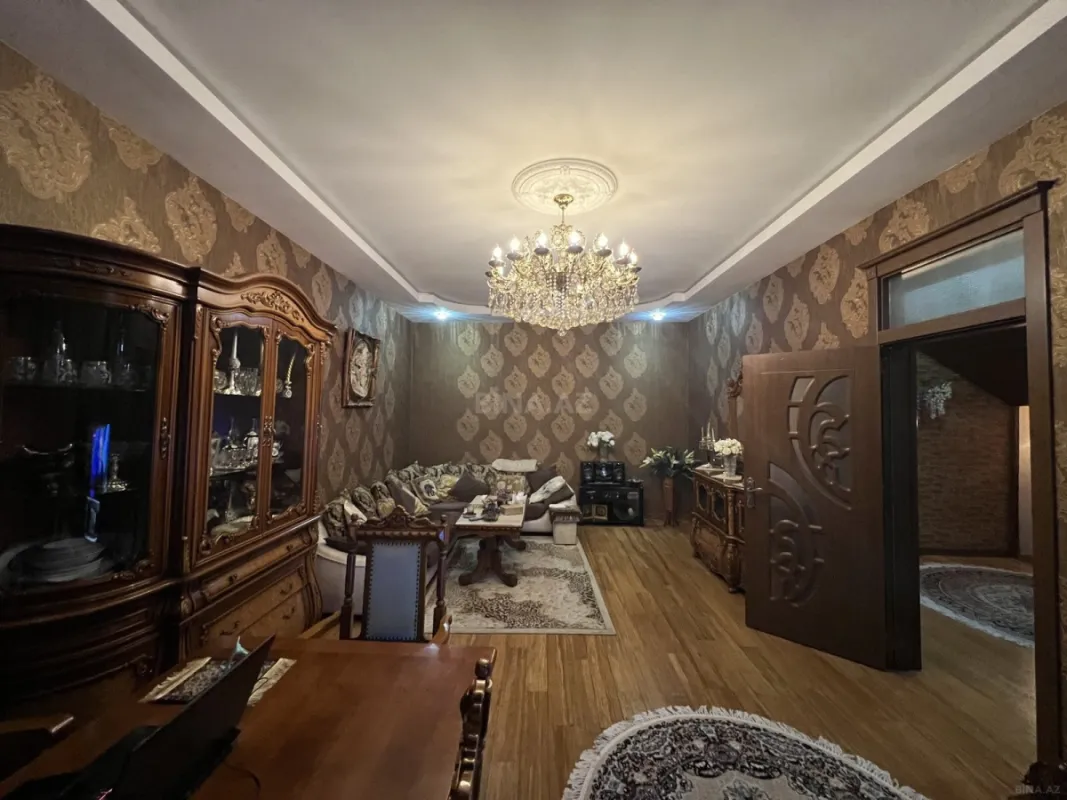 Satılır 5 otaqlı həyət evi 220 m²