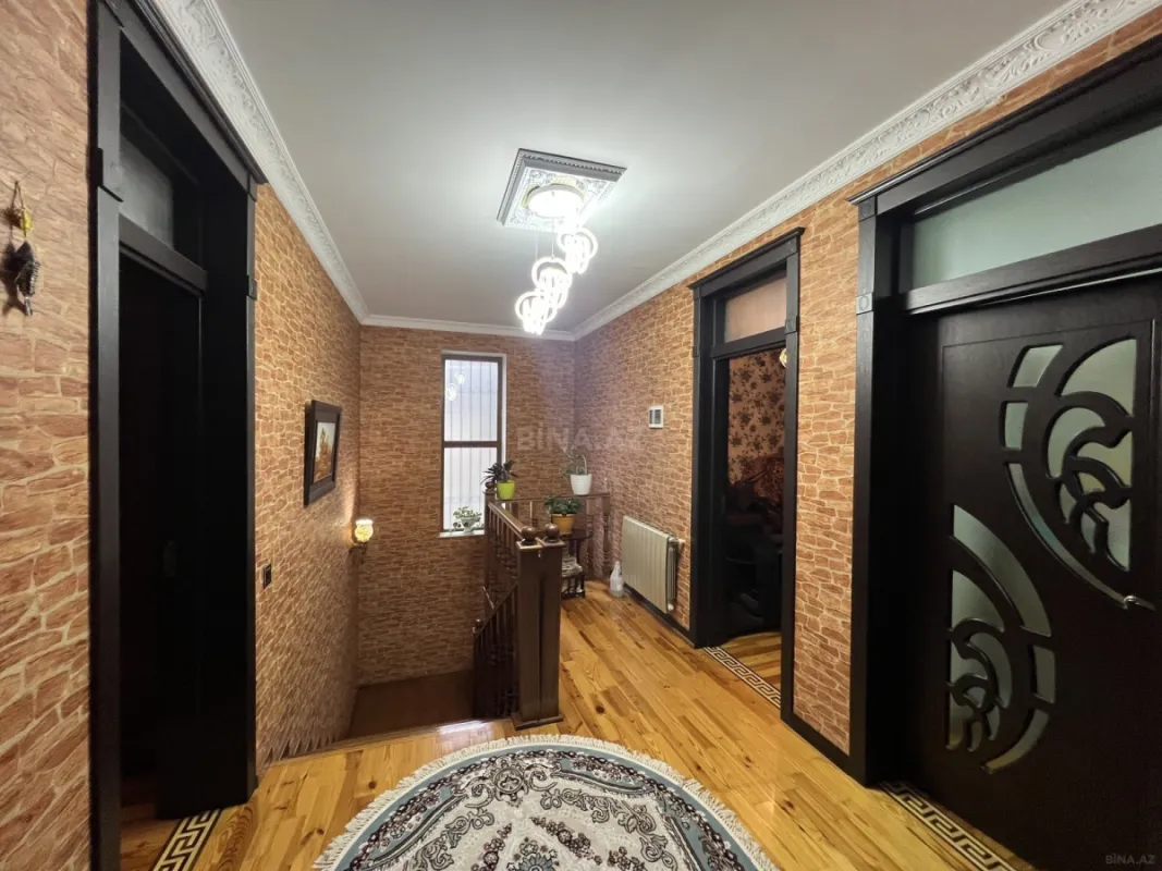 Satılır 5 otaqlı həyət evi 220 m²