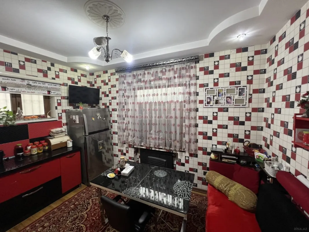 Satılır 5 otaqlı həyət evi 220 m²