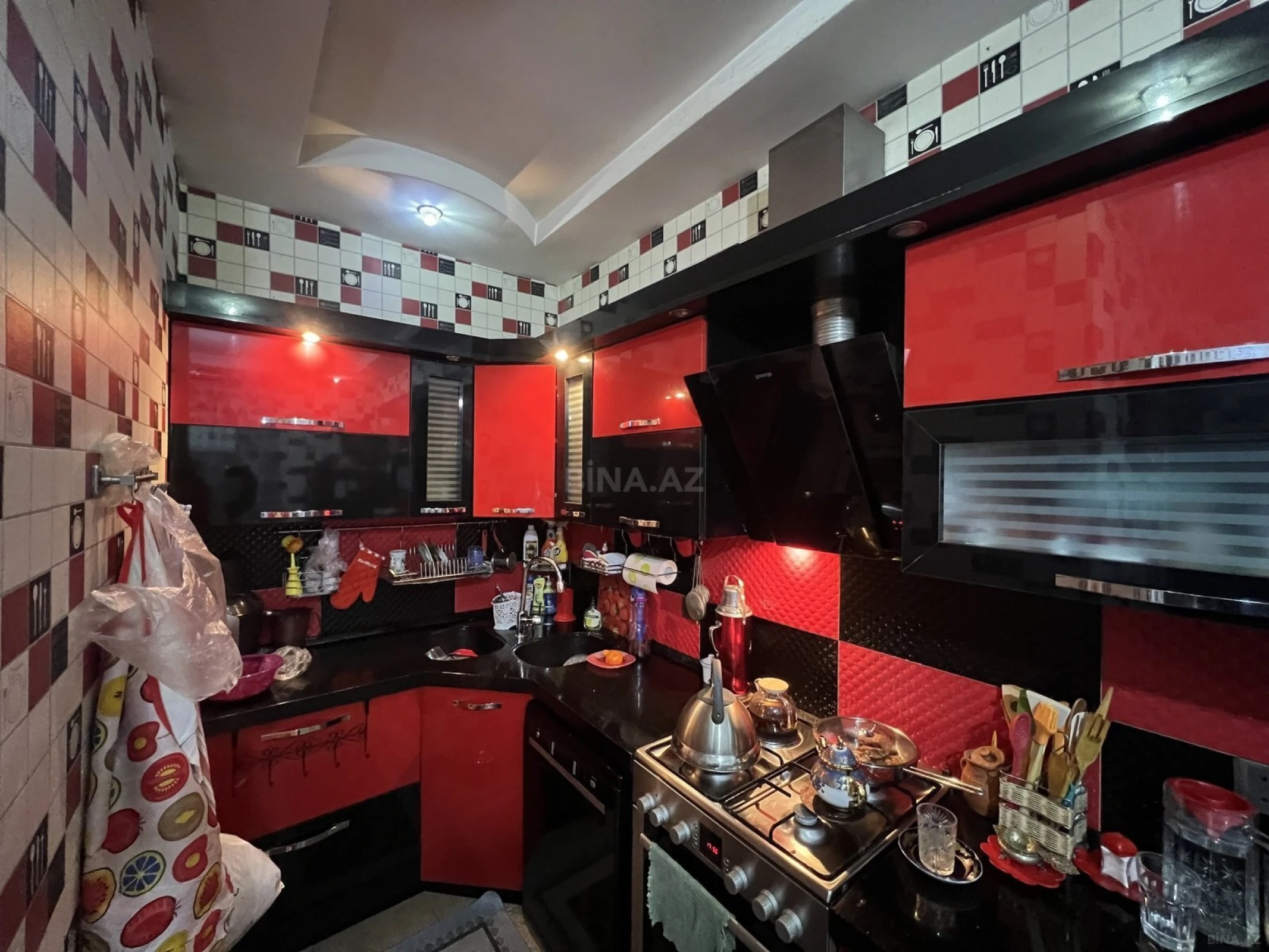 Satılır 5 otaqlı həyət evi 220 m²