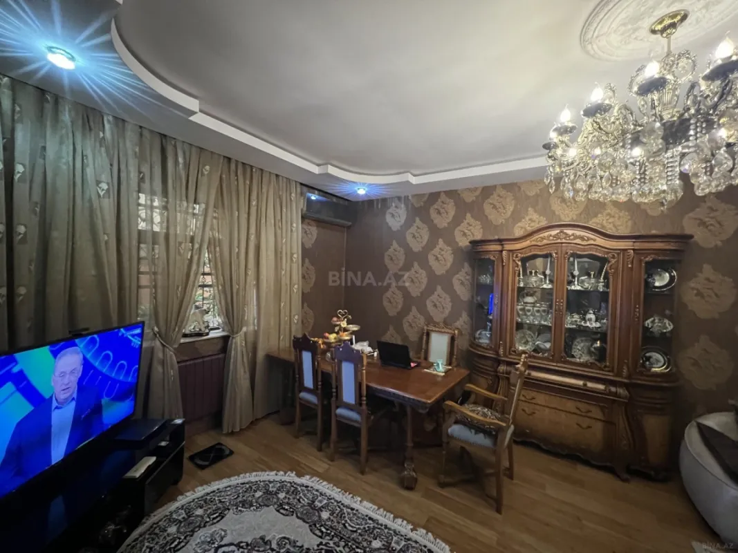 Satılır 5 otaqlı həyət evi 220 m²