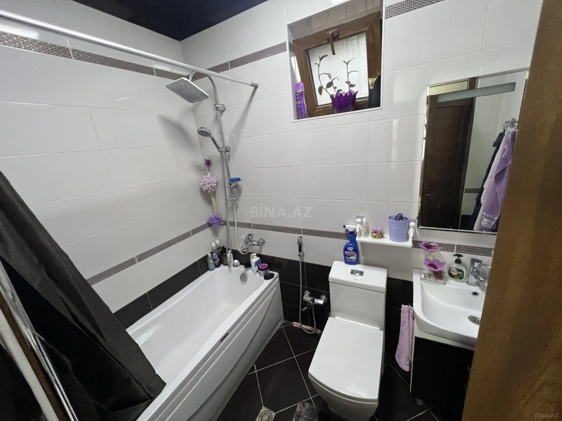 Satılır 5 otaqlı həyət evi 220 m²