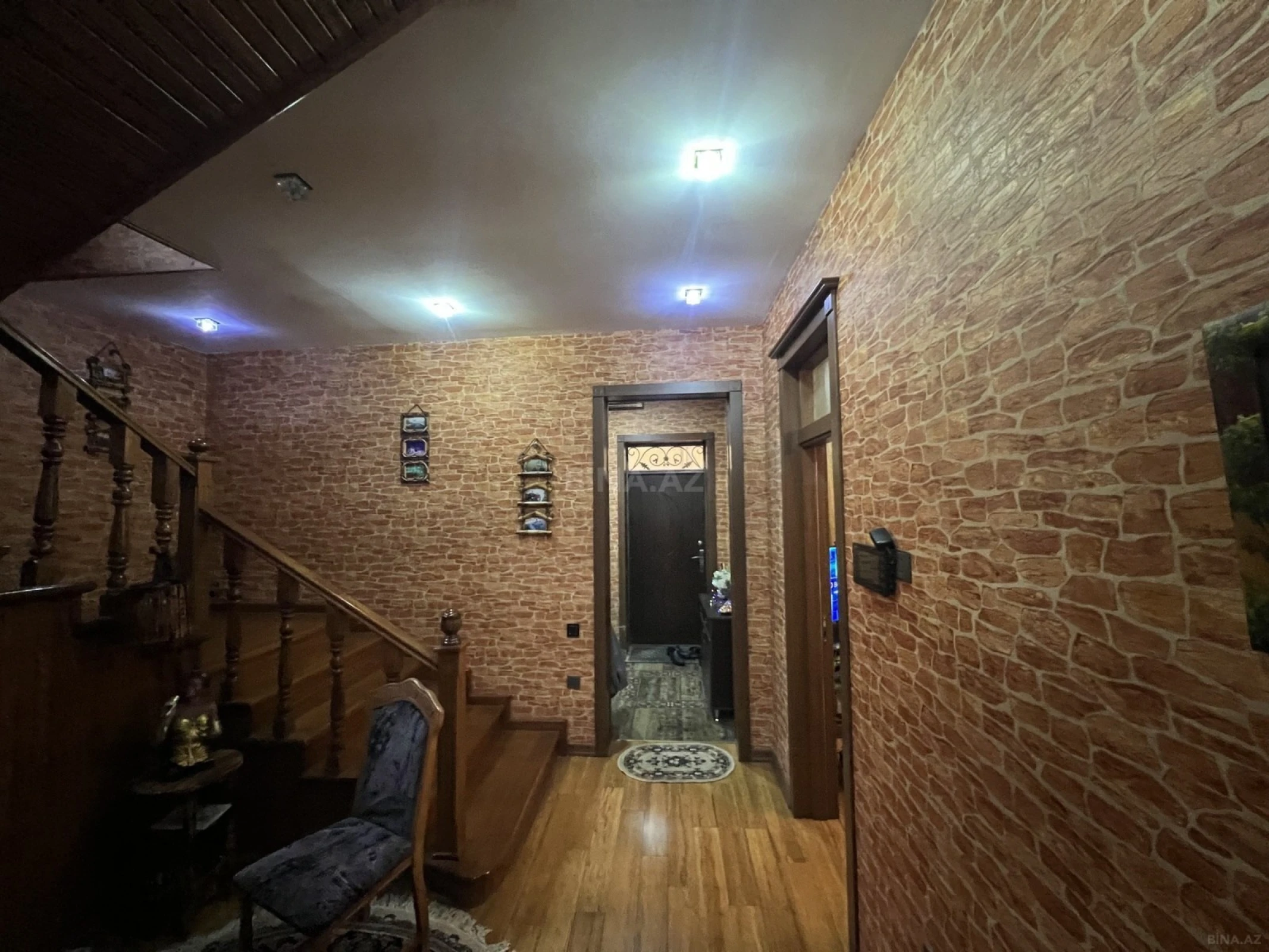 Satılır 5 otaqlı həyət evi 220 m²