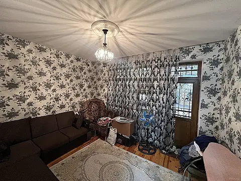 Satılır 5 otaqlı həyət evi 220 m²