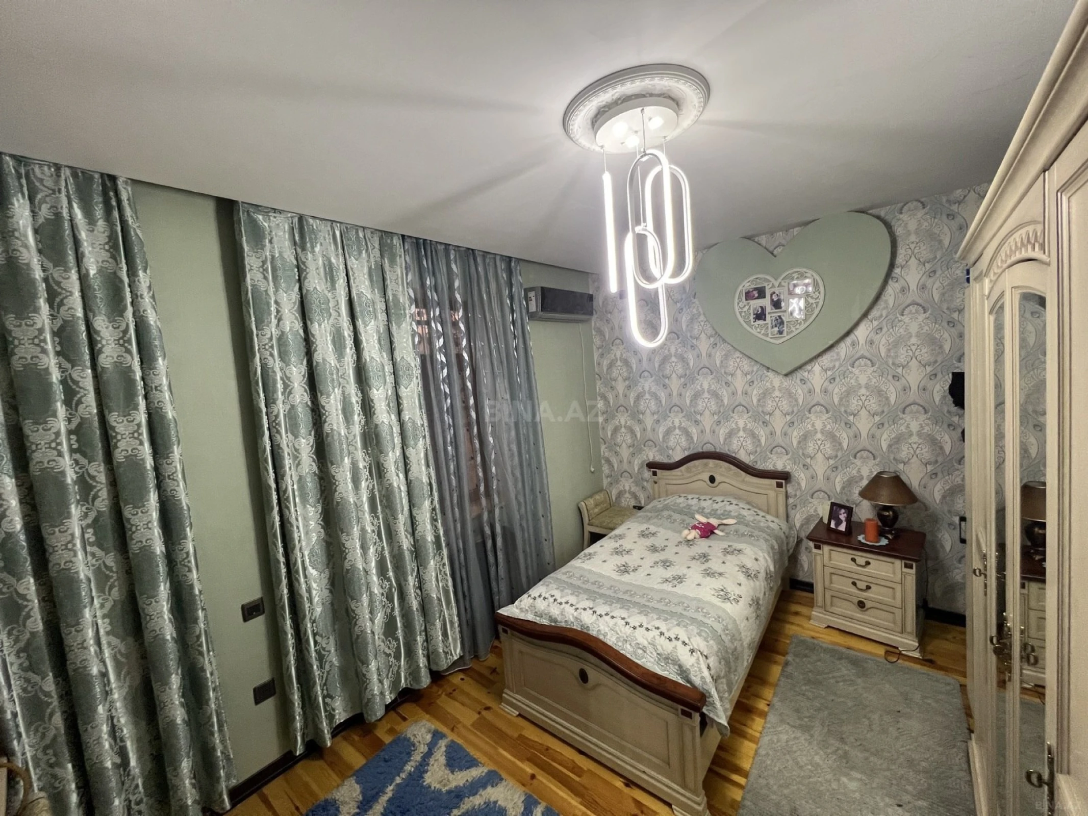 Satılır 5 otaqlı həyət evi 220 m²